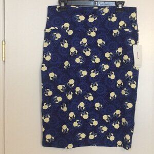 L LuLaRoe Cassie Skirt Disney A01 1691